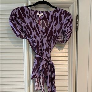 Parker NYC NWT Chic Purple Patterned Wrap Top